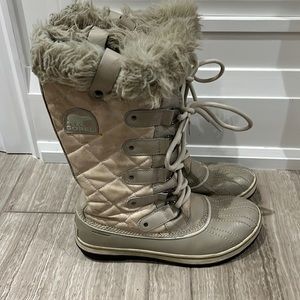 Sorel winter boots women size 8